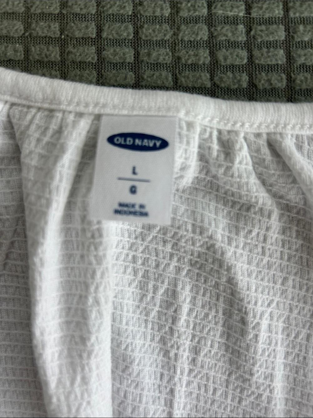 Flutter Sleeve Button Top - Picture 6 of 7